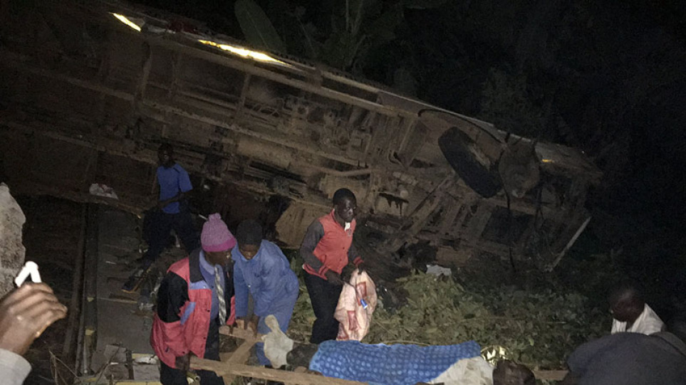 Ζιμπάμπουε: Λεωφορείο που μετέφερε πιστούς έπεσε σε φαράγγι, τουλάχιστον 35 νεκροί