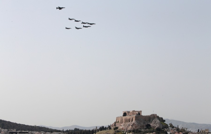 Ηνίοχος 2022: Μαχητικά από Ελλάδα, ΗΠΑ και Ιταλία πέταξαν πάνω από την Ακρόπολη