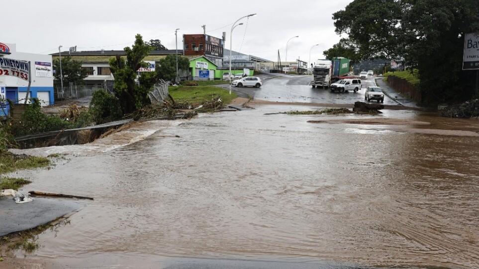 Φονικές πλημμύρες στη Νότια Αφρική – Τουλάχιστον 5 νεκροί