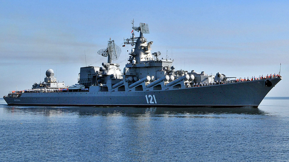 Πόλεμος στην Ουκρανία: Γίνονται προσπάθειες για τη ρυμούλκηση του «Moskva» στο λιμάνι, λέει η Μόσχα