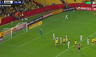 Απίστευτο γκολ από κόρνερ στο Copa Sudamerica!