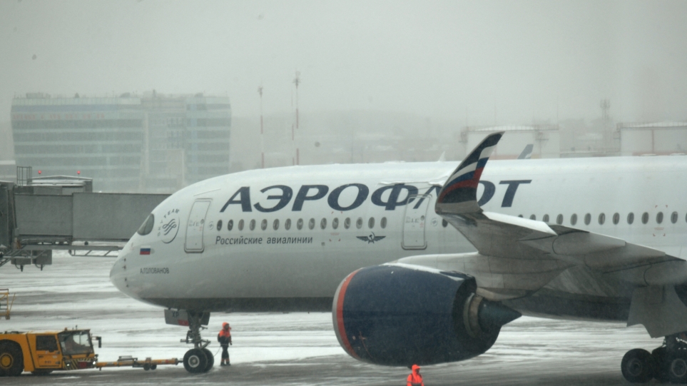 Μην ταξιδεύετε με ρωσικές αεροπορικές εταιρείες ζητά από τους Βρετανούς ο υπουργός Μεταφορών