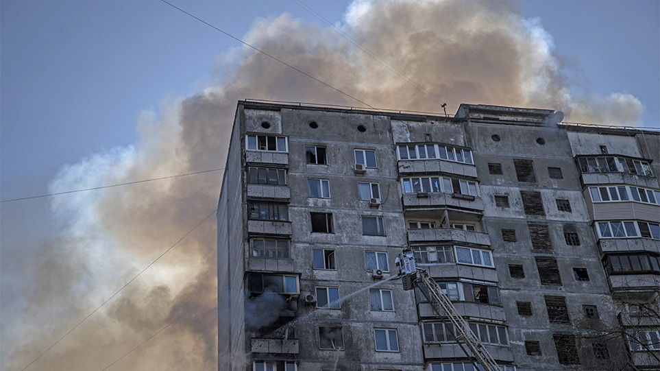 Εισβολή στην Ουκρανία: Χωρίς έλεος οι ρωσικοί βομβαρδισμοί, 10 νεκροί στο Μικολάγιφ