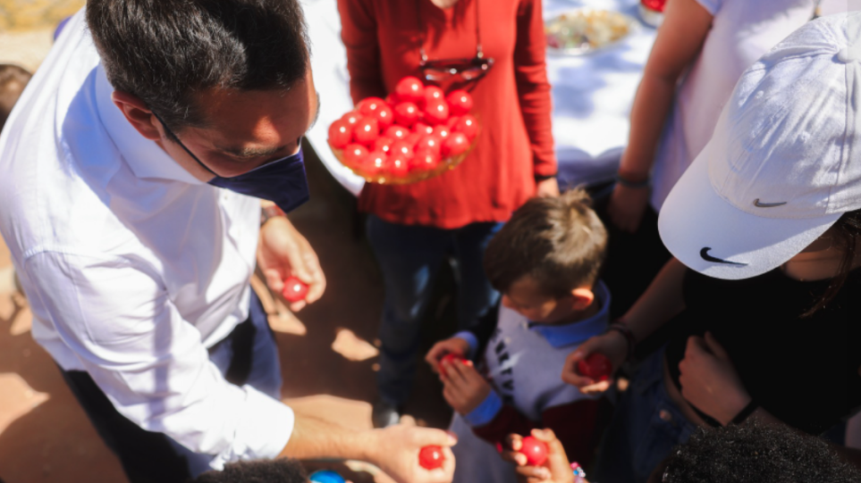 Το παιδικό χωριό SOS στην Βάρη επισκέφθηκε ο Αλέξης Τσίπρας