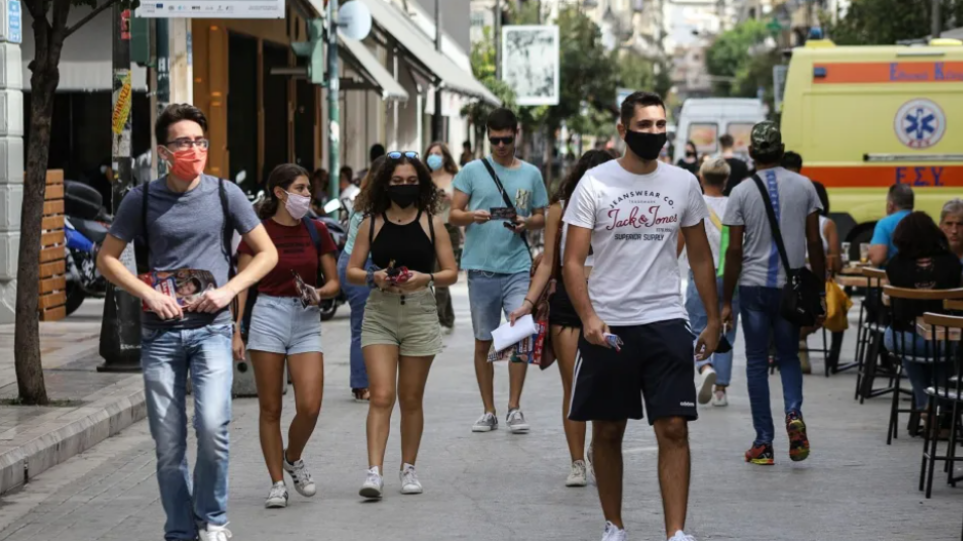 Κορωνοϊός: Επιστροφή στην κανονικότητα από αύριο – Παραμένει η μάσκα στους εσωτερικούς χώρους