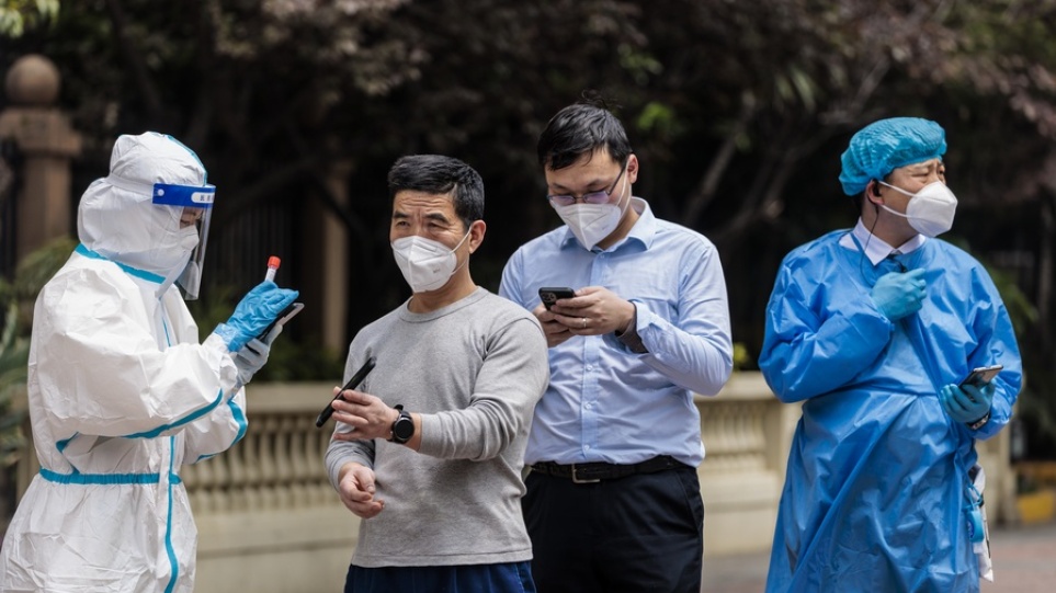 Κορωνοϊός: Μαζικά τεστ στο Πεκίνο ενώ αυξάνονται οι φόβοι για lockdown – Ρεκόρ θανάτων στη Σαγκάη