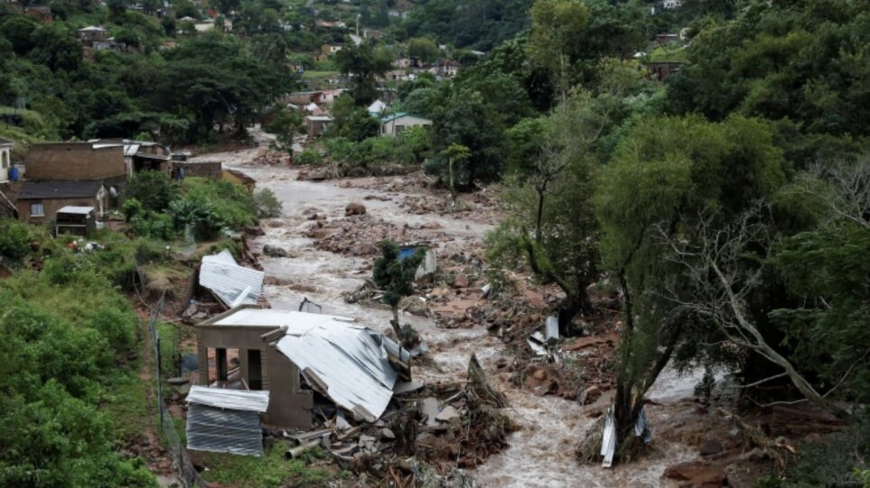 Πλημμύρες στη Νότια Αφρική: Πάνω από 340 οι νεκροί