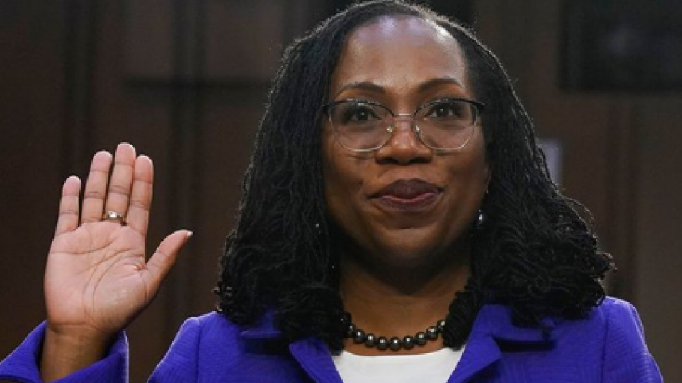 Η Κετάντζι Μπράουν πρώτη μαύρη Ανώτατη Δικαστής στην ιστορία των ΗΠΑ