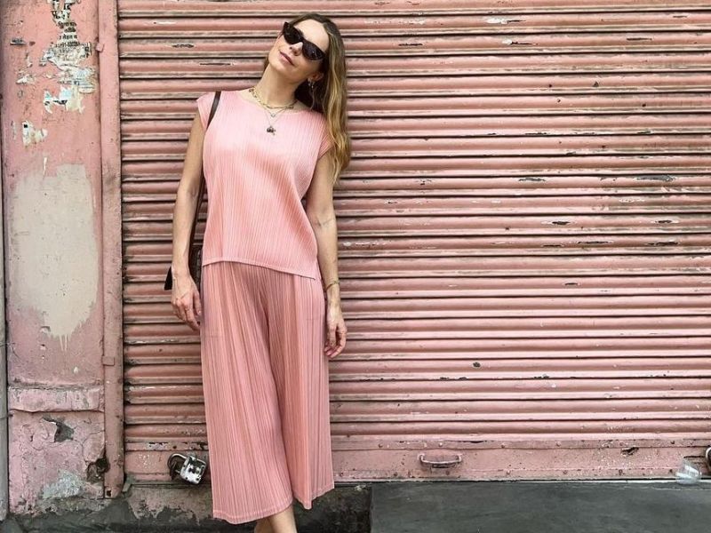 Pink in the city: Δύο classy ανοιξιάτικα ροζ σύνολα από την stylish Ευγενία Νιάρχου