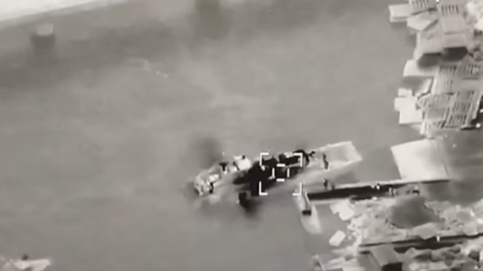 Βίντεο: Ουκρανικό drone «χτυπά» ρωσικό πλοίο στο Φιδονήσι – «Οι εχθροί μας θα καούν σαν κατσαρίδες»