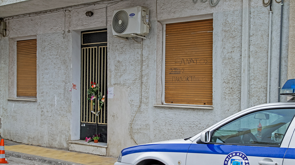 Θάνατος τριών παιδιών στην Πάτρα: Σφραγίστηκε το διαμέρισμα της σπιτονοικοκυράς του Μάνου και της Ρούλας
