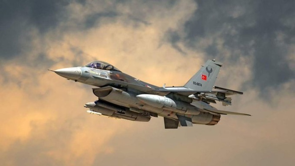 Τριάντα παραβιάσεις του εθνικού εναέριου χώρου από τουρκικά αεροσκάφη