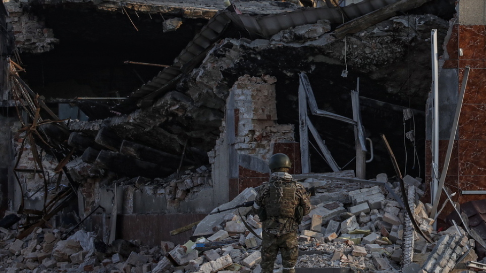 Πόλεμος στην Ουκρανία: Σφοδροί βομβαρδισμοί στο Ντονέτσκ – Άλλοι 7 νεκροί
