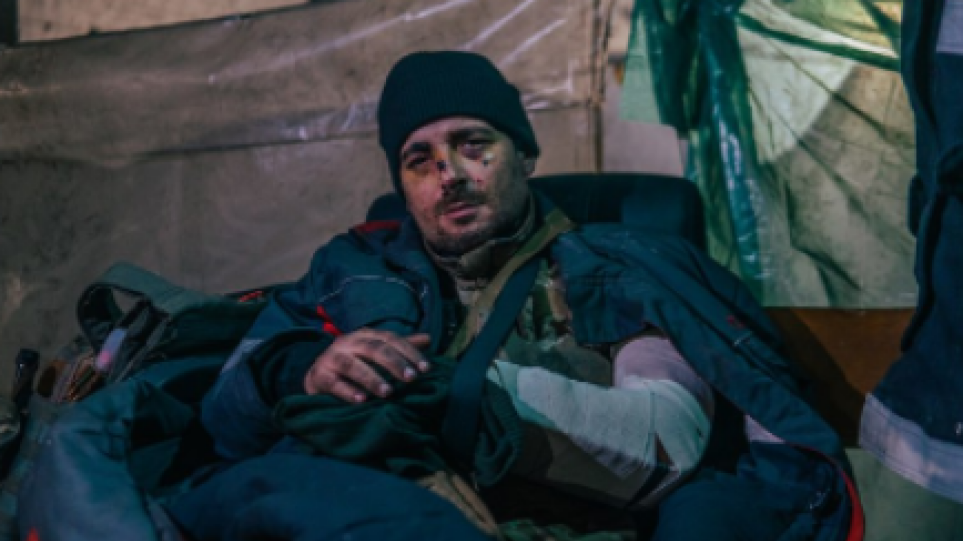 Πόλεμος στην Ουκρανία: Φωτογραφίες τραυματισμένων στρατιωτών στη Μαριούπολη