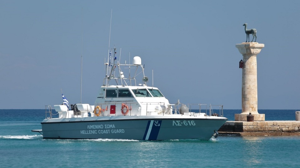 Ρόδος: Το Λιμενικό διέσωσε 20 μετανάστες στη θάλασσα