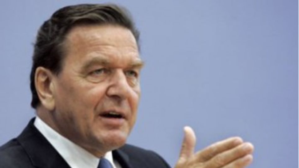 Γερμανία: Η κυβέρνηση σχεδιάζει να αφαιρέσει προνόμια από τον πρώην καγκελάριο Γκέρχαρντ Σρέντερ, δήλωσε ο υπ. Οικονομικών