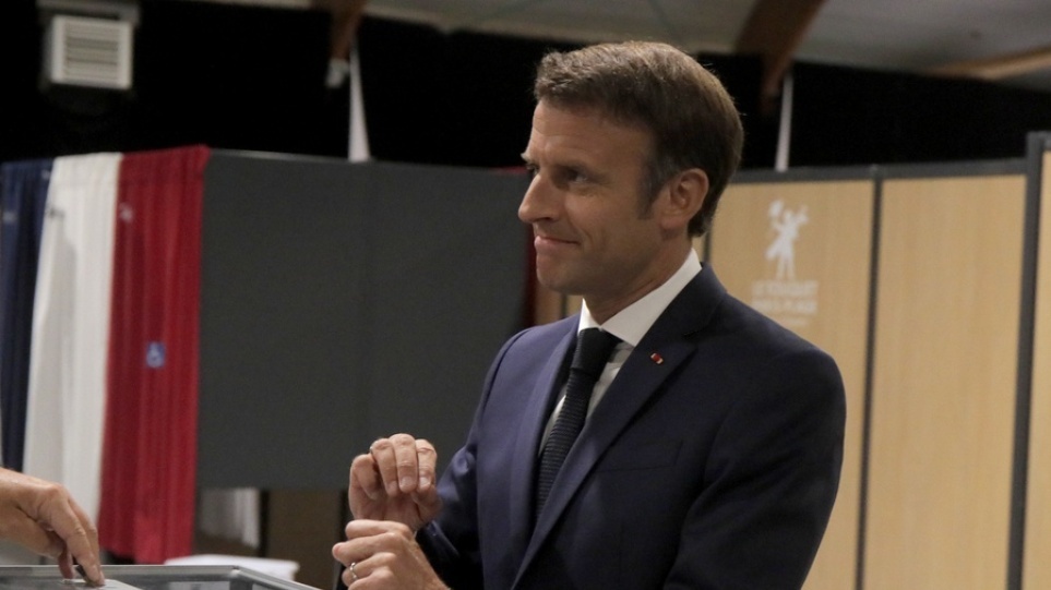 Γαλλία: Σε πυρετό διαβουλεύσεων ο Μακρόν με έξι πολιτικούς αρχηγούς