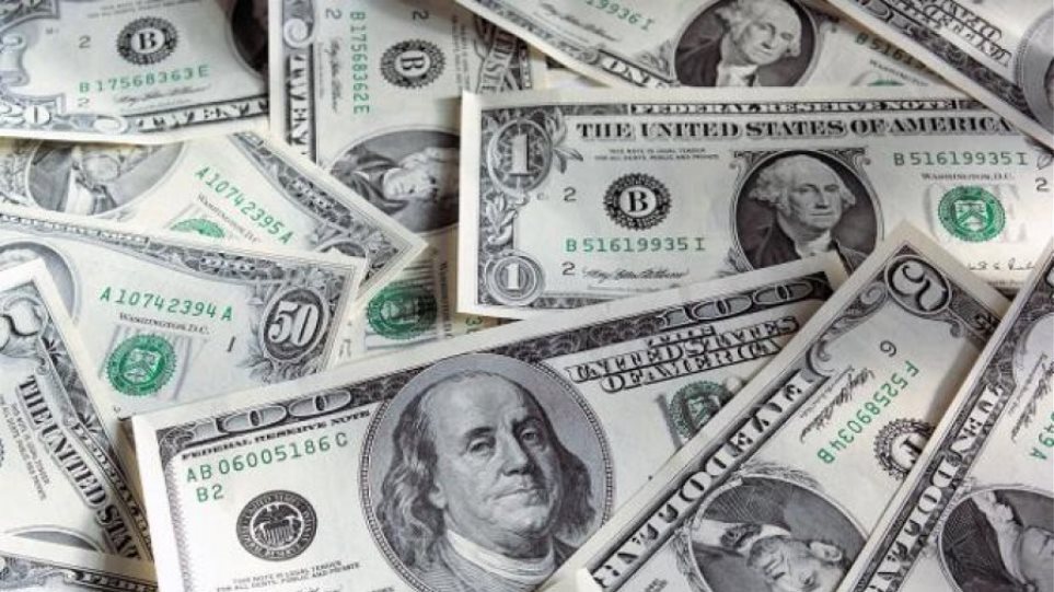 ΗΠΑ: Γυναίκα παρήγγειλε από ιστοσελίδα καναπέ και βρήκε… θησαυρό 36.000 δολαρίων!