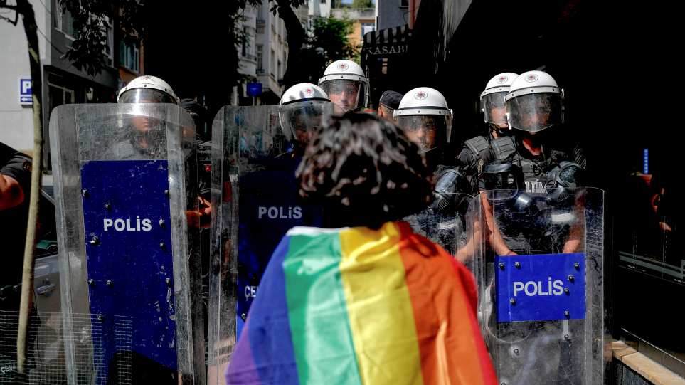 Τουρκία: Έφοδοι της αστυνομίας και δεκάδες προληπτικές συλλήψεις πριν από το Pride στην Κωνσταντινούπολη