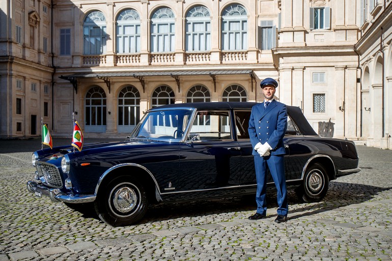Στη «Γιορτή της Δημοκρατίας» της Ιταλίας με την Προεδρική Lancia Flaminia