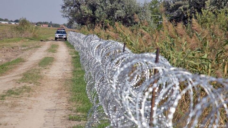 Η Σλοβενία δεσμεύεται να γκρεμίσει τον φράχτη στα σύνορα με την Κροατία