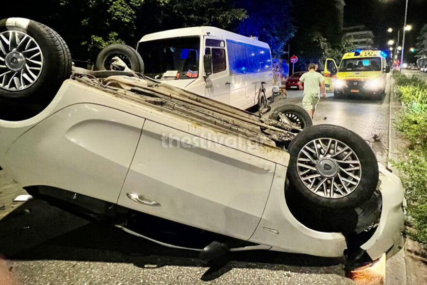 Θεσσαλονίκη: Προκάλεσε σοβαρό τροχαίο με κλεμμένο λεωφορείο – Το έβαλε στα πόδια για να γλιτώσει