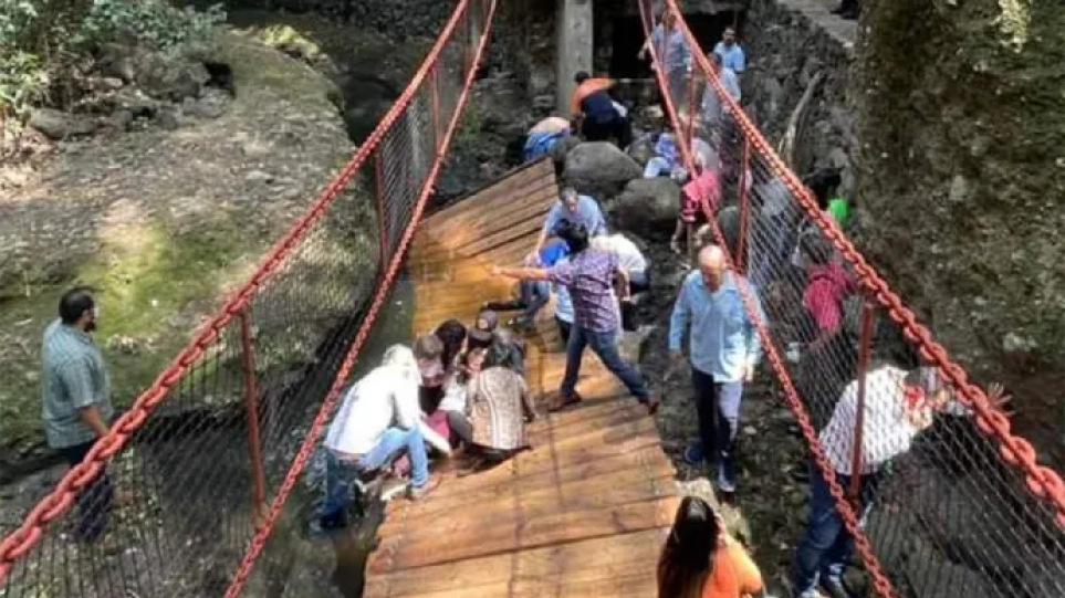 Μεξικό: Κρεμαστή γέφυρα καταρρέει κατά τη διάρκεια των εγκαινίων της, πάνω από 20 τραυματίες – Δείτε βίντεο