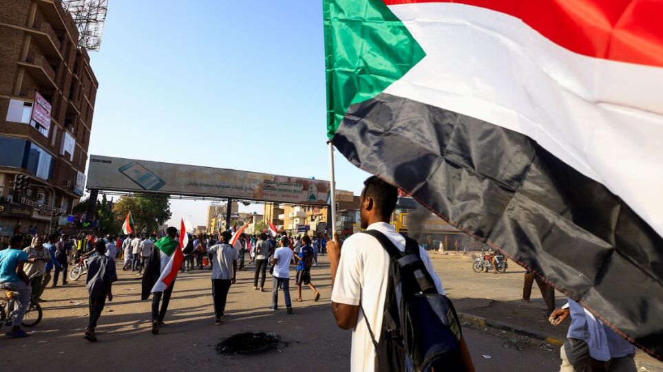 Σουδάν: Τουλάχιστον 9 νεκροί στην καταστολή των διαδηλώσεων εναντίον της στρατιωτικής χούντας – Δείτε βίντεο