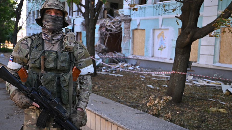 Πόλεμος στην Ουκρανία: Ταυτόχρονα δημοψηφίσματα για την προσάρτηση Ντονέτσκ και Λουχάνσκ σκέφτονται στο Κρεμλίνο