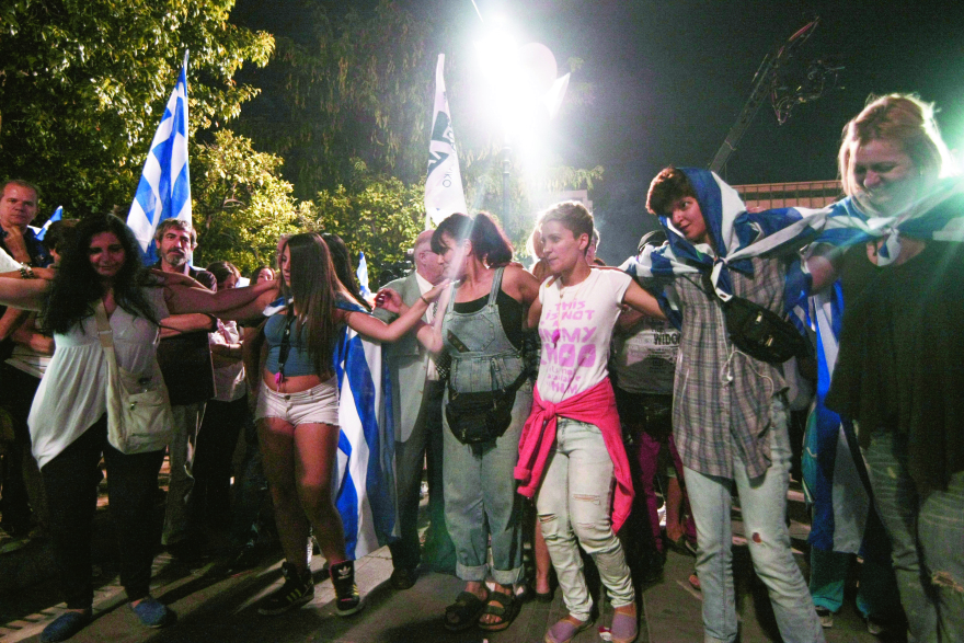 To πικρό καλοκαίρι του 2015: Όταν η Ελλάδα βρέθηκε να χορεύει στο χείλος του γκρεμού
