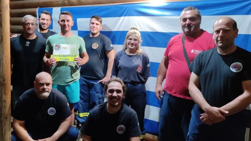 Ρουμάνος πυροσβέστης, ένα χρόνο μετά τις φωτιές στην Εύβοια, επέστρεψε για διακοπές