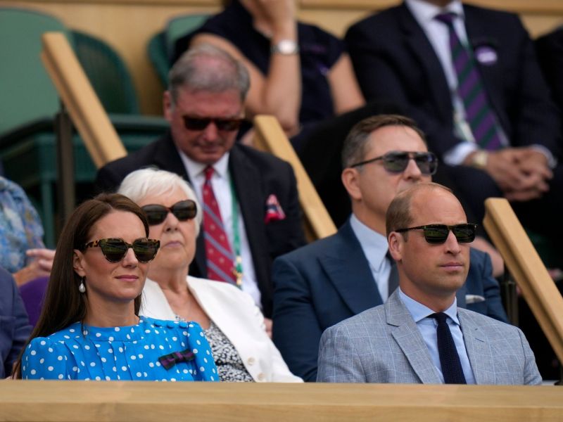 Η Kate Middleton με το πιο καλοκαιρινό πουά- Με ρουά φόρεμα στις κερκίδες του Wimbledon