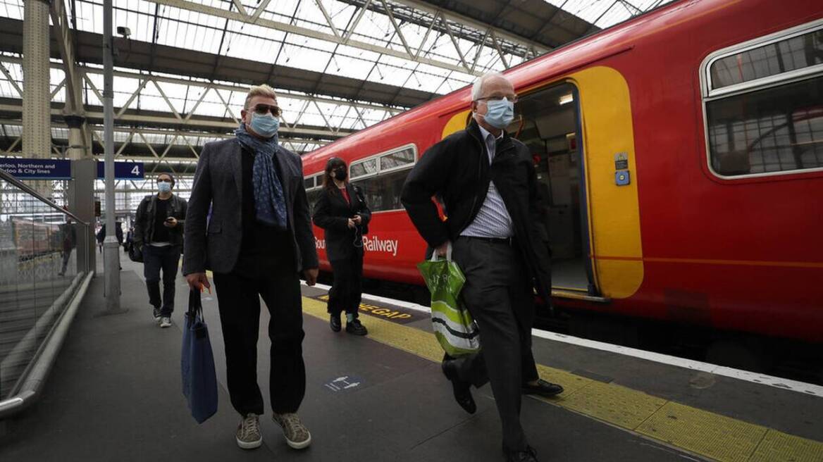 Βρετανία: Απεργιακός «πυρετός» λόγω πληθωρισμού – «Παραλύουν» σιδηρόδρομοι, ταχυδρομεία και λιμάνια