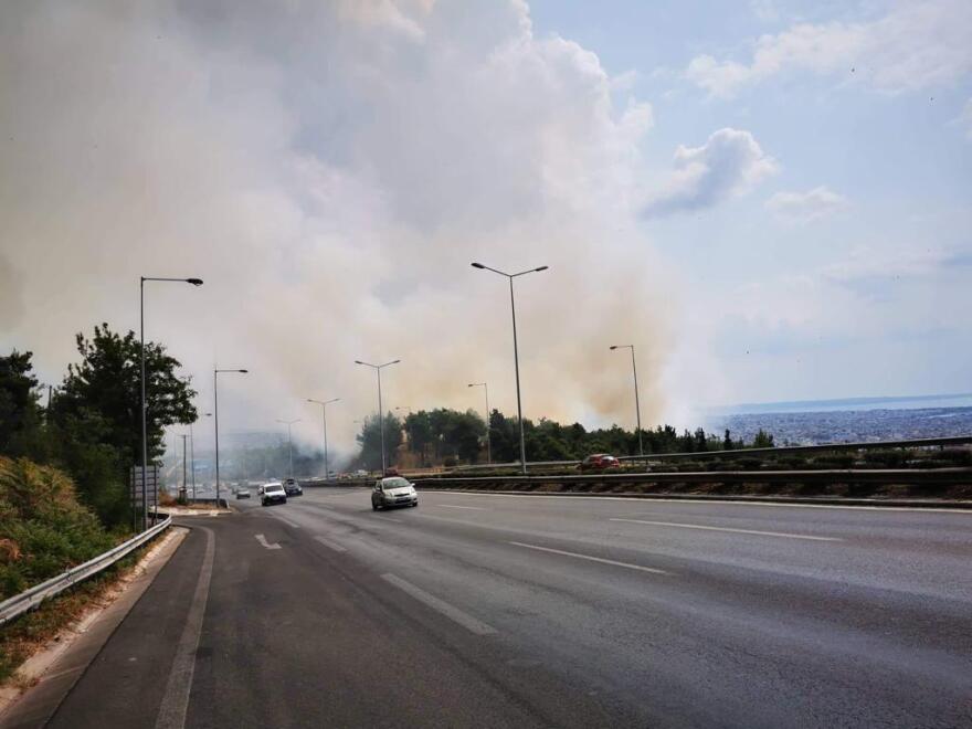 Θεσσαλονίκη: Φωτιά τώρα στο Σέιχ Σου – Μεγάλη κινητοποίηση της Πυροσβεστικής