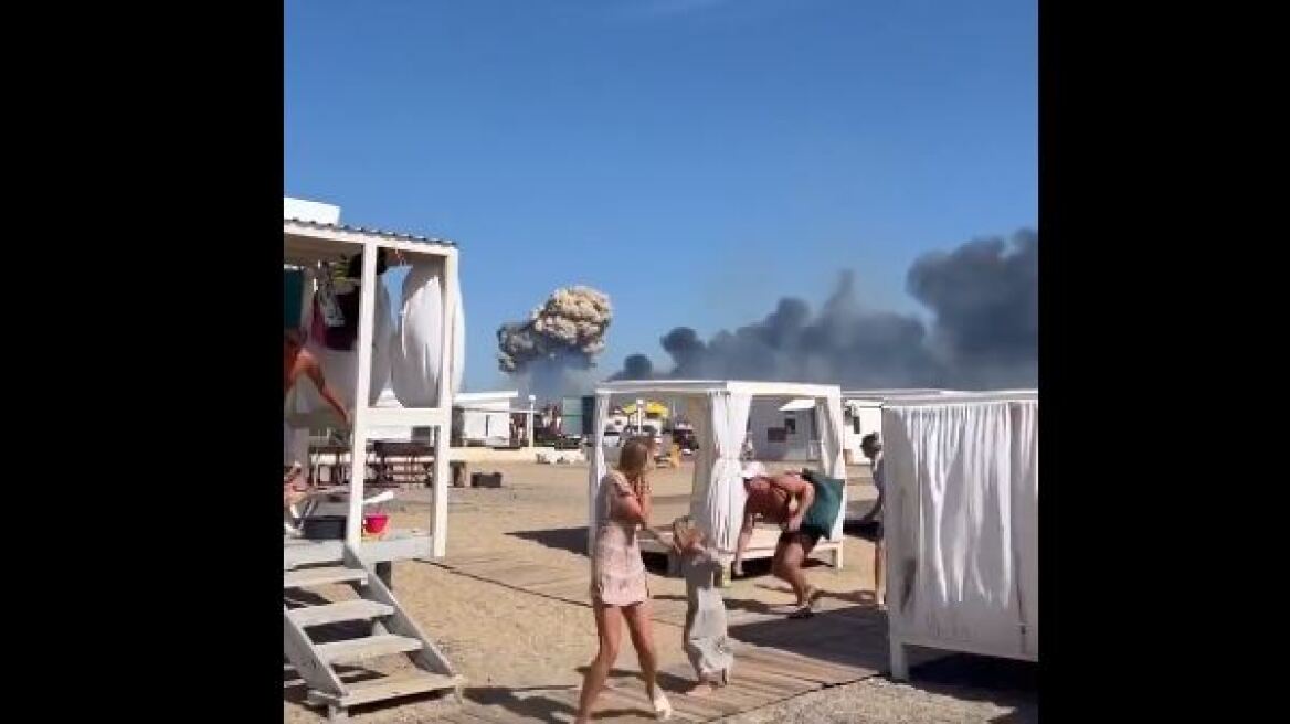 Κριμαία: Με φόντο… εκρήξεις και ελικόπτερα κάνουν τα μπάνια τους οι Ρώσοι τουρίστες – Δείτε βίντεο