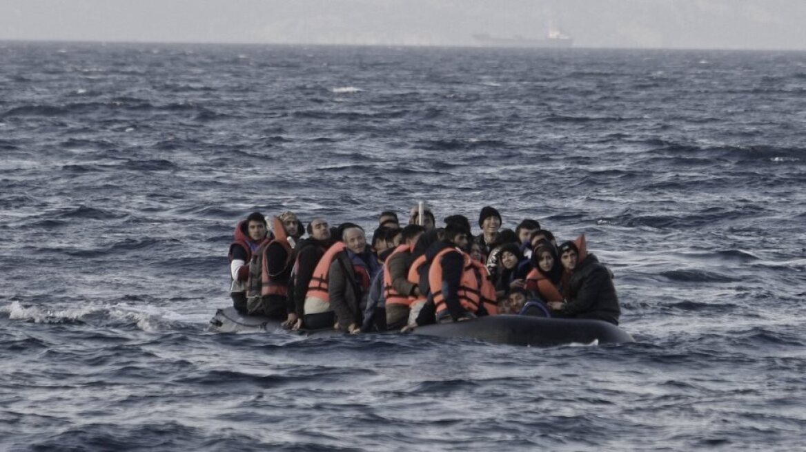 Λιμενικό και ΕΛΑΣ δίπλα στους μετανάστες στα Κύθηρα – Φεύγουν από το νησί τις επόμενες μέρες