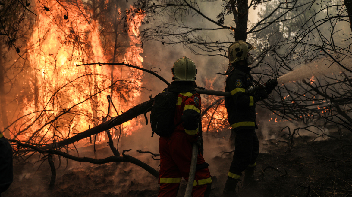 Πυροσβεστική: Κλήθηκε να επέμβει σε 35 δασικές πυρκαγιές το τελευταίο 24ωρο