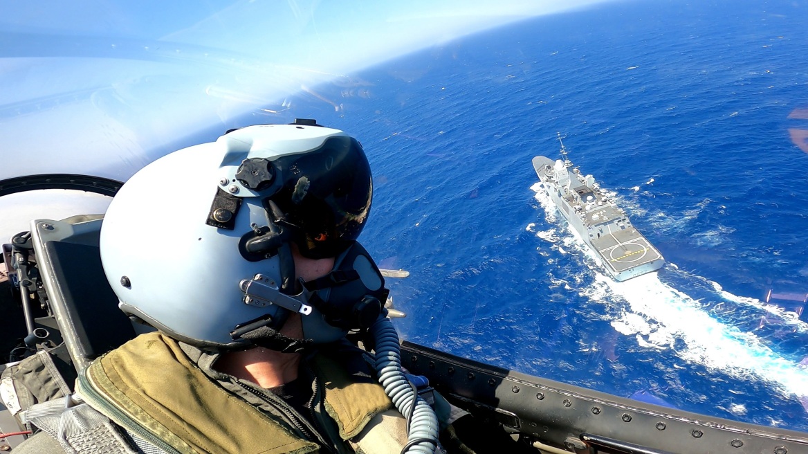 Ελληνικά F-16 Block 52+ σε συνεκπαίδευση με τη γαλλική φρεγάτα «FS Provence» – Φωτογραφίες