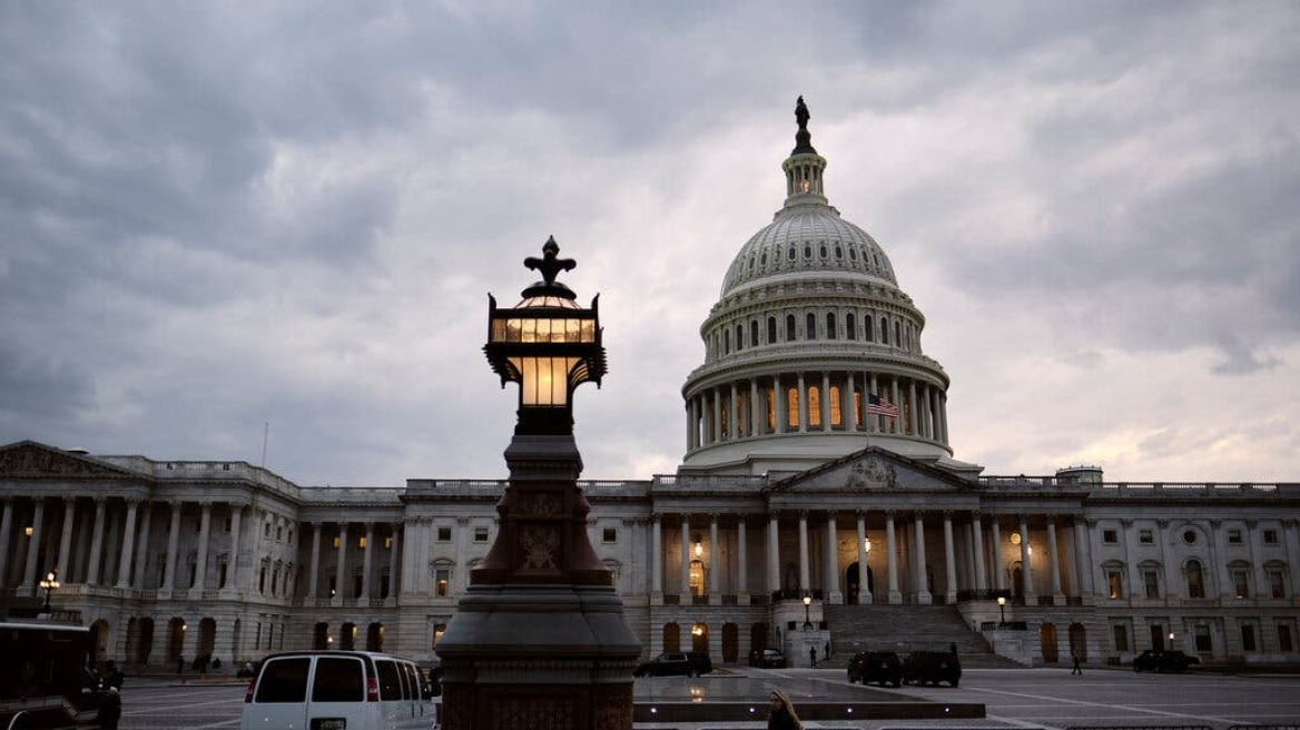 ΗΠΑ: Το Κογκρέσο εγκρίνει το σχέδιο νόμου για το κλίμα και την υγεία που ήθελε ο Μπάιντεν