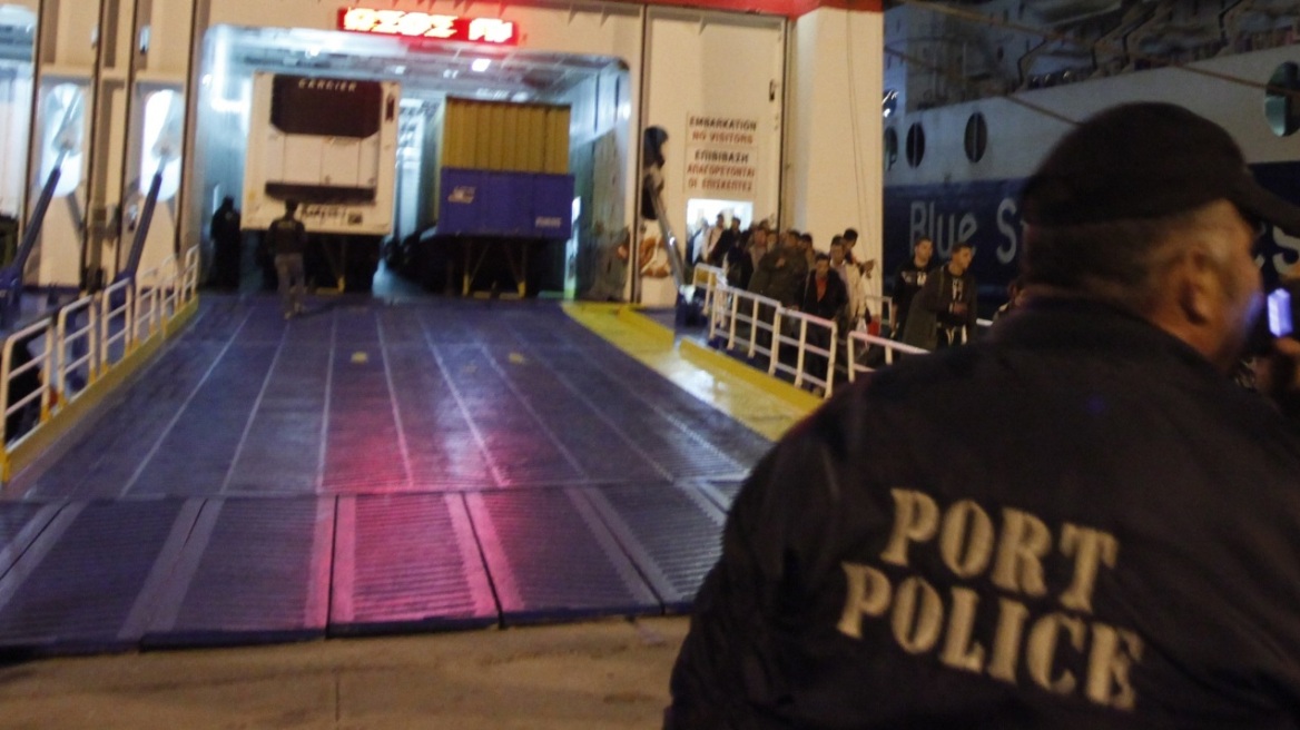Θάνατος 63χρονου επιβάτη σε πλοίο στον Πειραιά