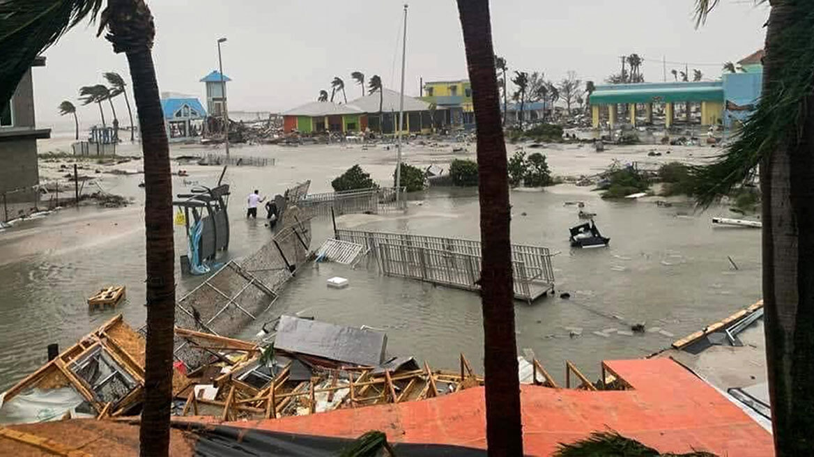 Ο κυκλώνας Ίαν χτυπά με μανία τη Φλόριντα: Ορμητικοί χείμαρροι οι δρόμοι, εικόνες ασύλληπτης καταστροφής