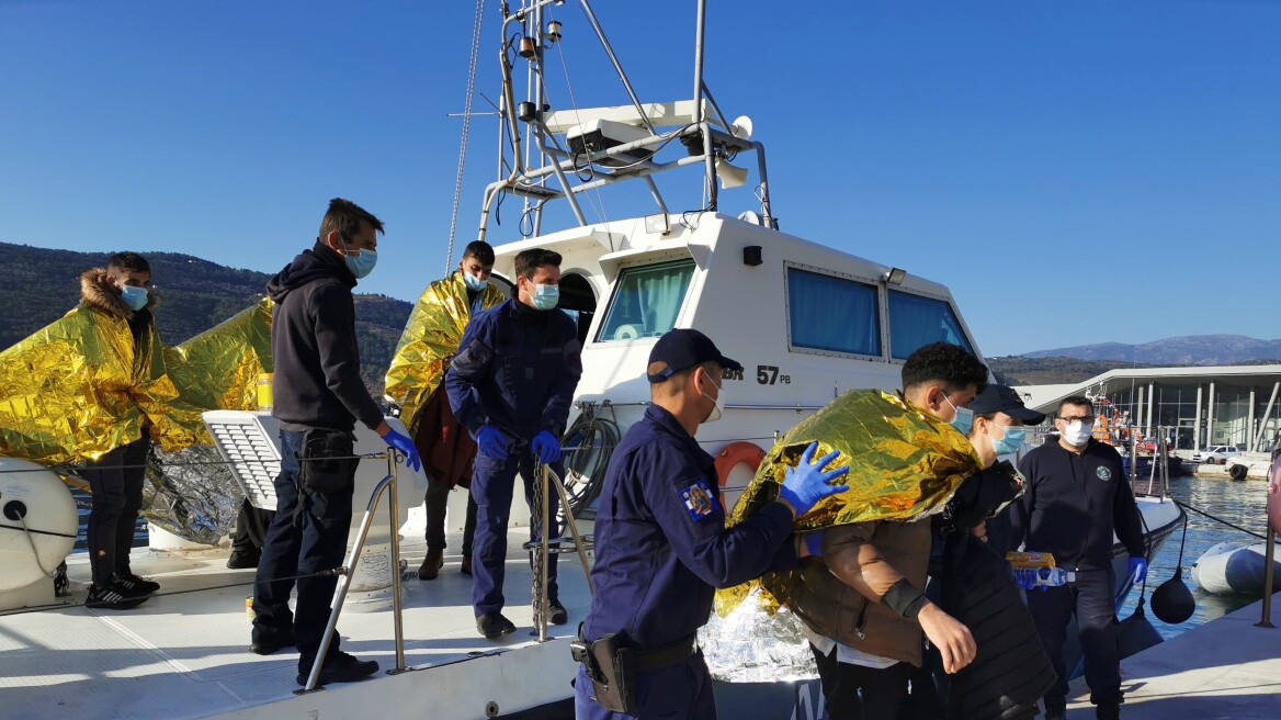 Σάμος: Λιμενικό και Frontex περισυνέλλεξαν οκτώ μετανάστες