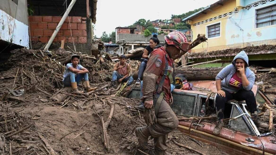 Βενεζουέλα: Τουλάχιστον 22 νεκροί, 50 αγνοούμενοι εξαιτίας κατολισθήσεων και πλημμυρών στην πόλη Λας Τεχερίας