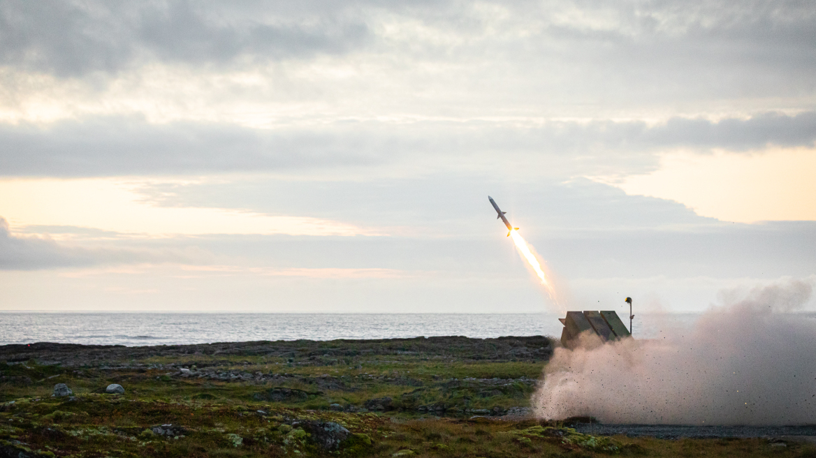 Πόλεμος στην Ουκρανία: Η Βρετανία θα στείλει αντιαεροπορικούς πυραύλους AMRAAM