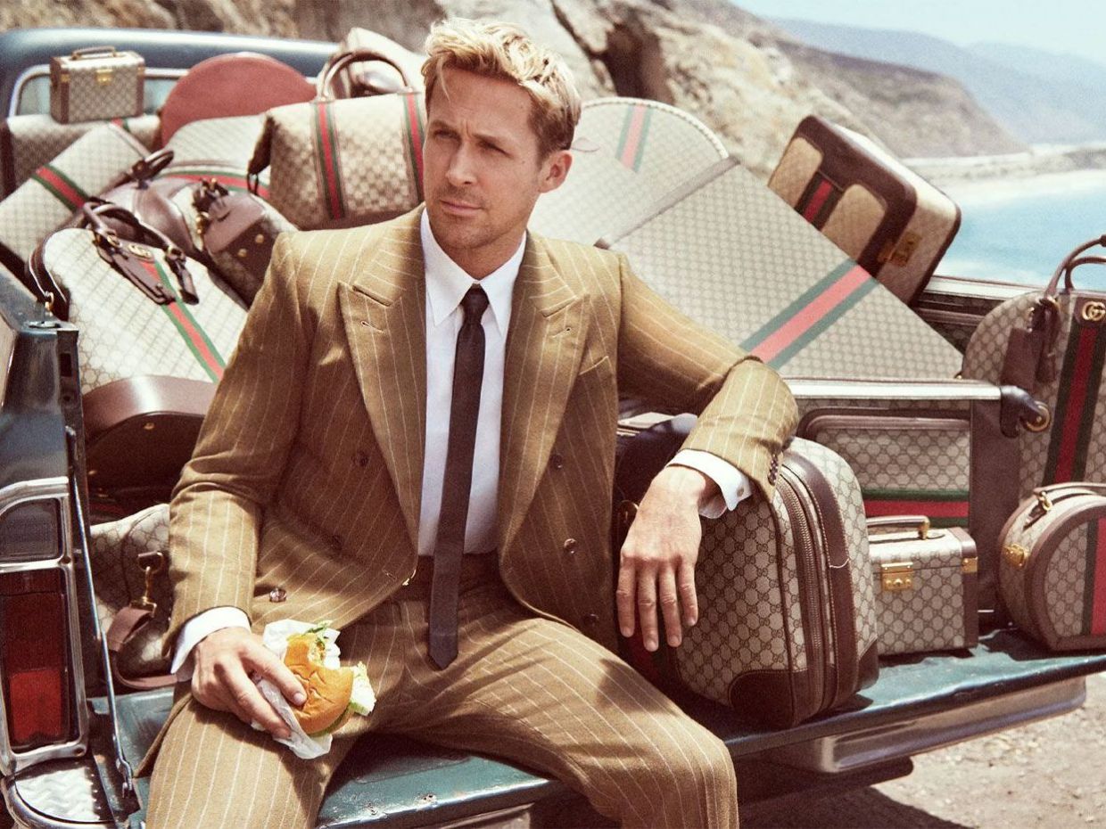 Ο Ryan Gosling είναι το νέο πρόσωπο στην καμπάνια της Gucci και γίνεται ο πιο γοητευτικός ταξιδιώτης