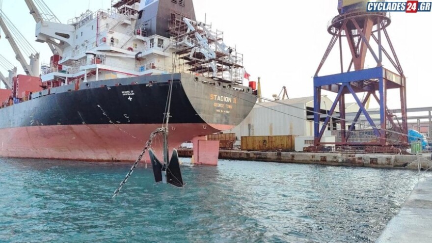 Σύρος: Ανασύρθηκε η άγκυρα του Blue Star 2 από το λιμάνι της Ερμούπολης – Δείτε βίντεο