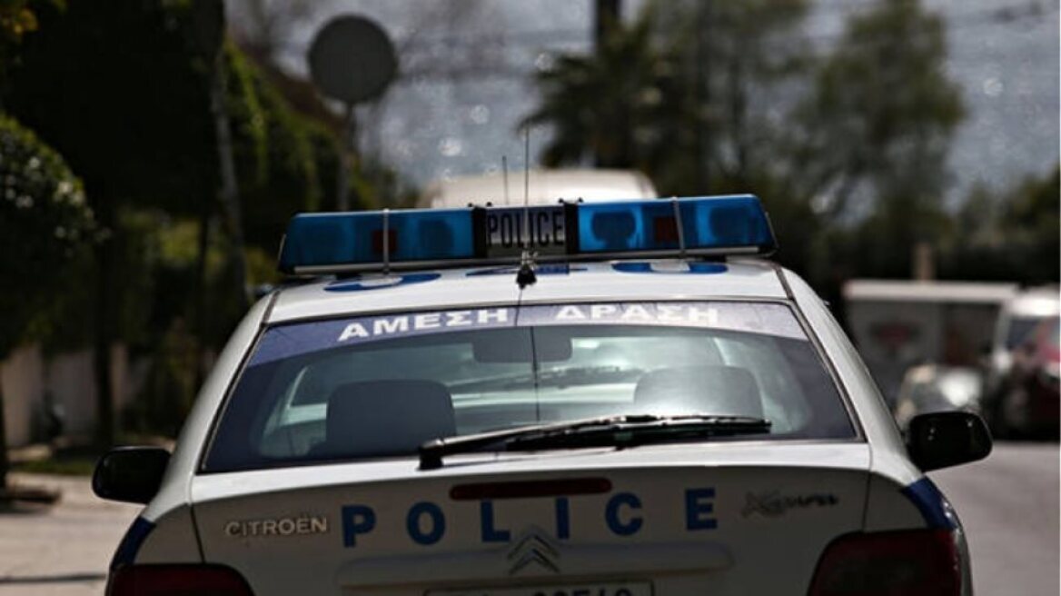 Κρήτη: 36χρονος έσπασε τις πόρτες σε δύο σπίτια για να βρει την εν διαστάσει σύζυγό του