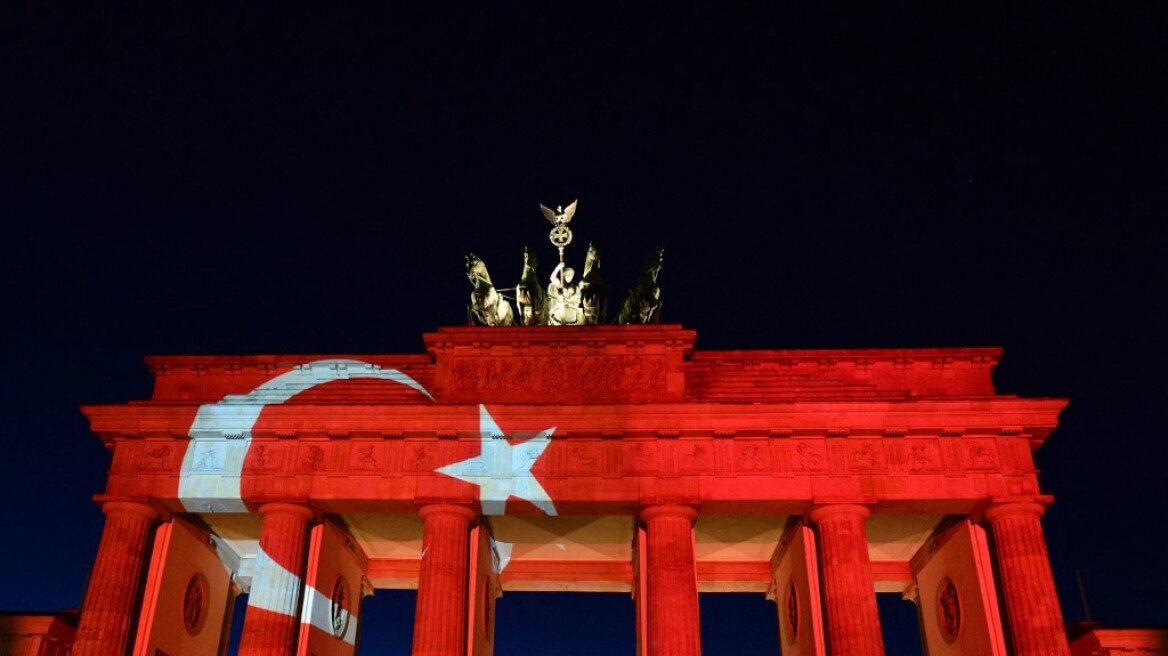 Όλο και περισσότεροι Τούρκοι καταφεύγουν στη Γερμανία λόγω φτώχειας και έλλειψης ελευθερίας έκφρασης