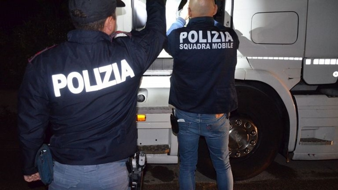 Ιταλία: Εξαρθρώθηκε κύκλωμα που μετέφερε παράνομους μετανάστες από την Τυνησία