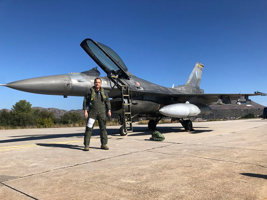 Πολεμική Αεροπορία:  Ο αρχηγός ΓΕΑ πέταξε με μαχητικό από την 115ΠΜ στη Σούδα
